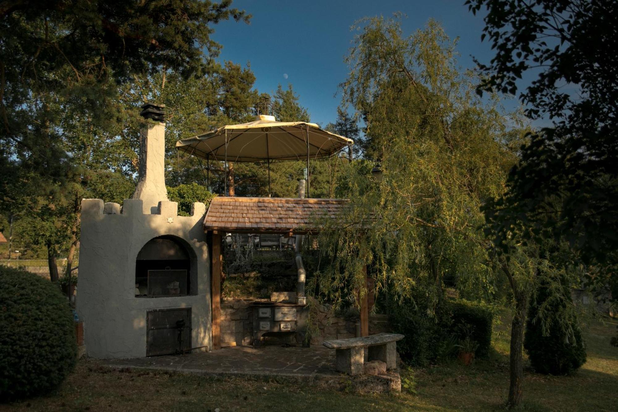 La Villa Del Barone Predaia Exterior photo